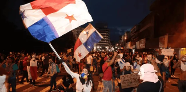 Protesta nocturna en Panamá