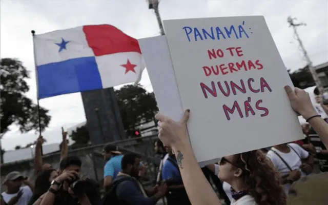 Protesta con mensajes en Panamá
